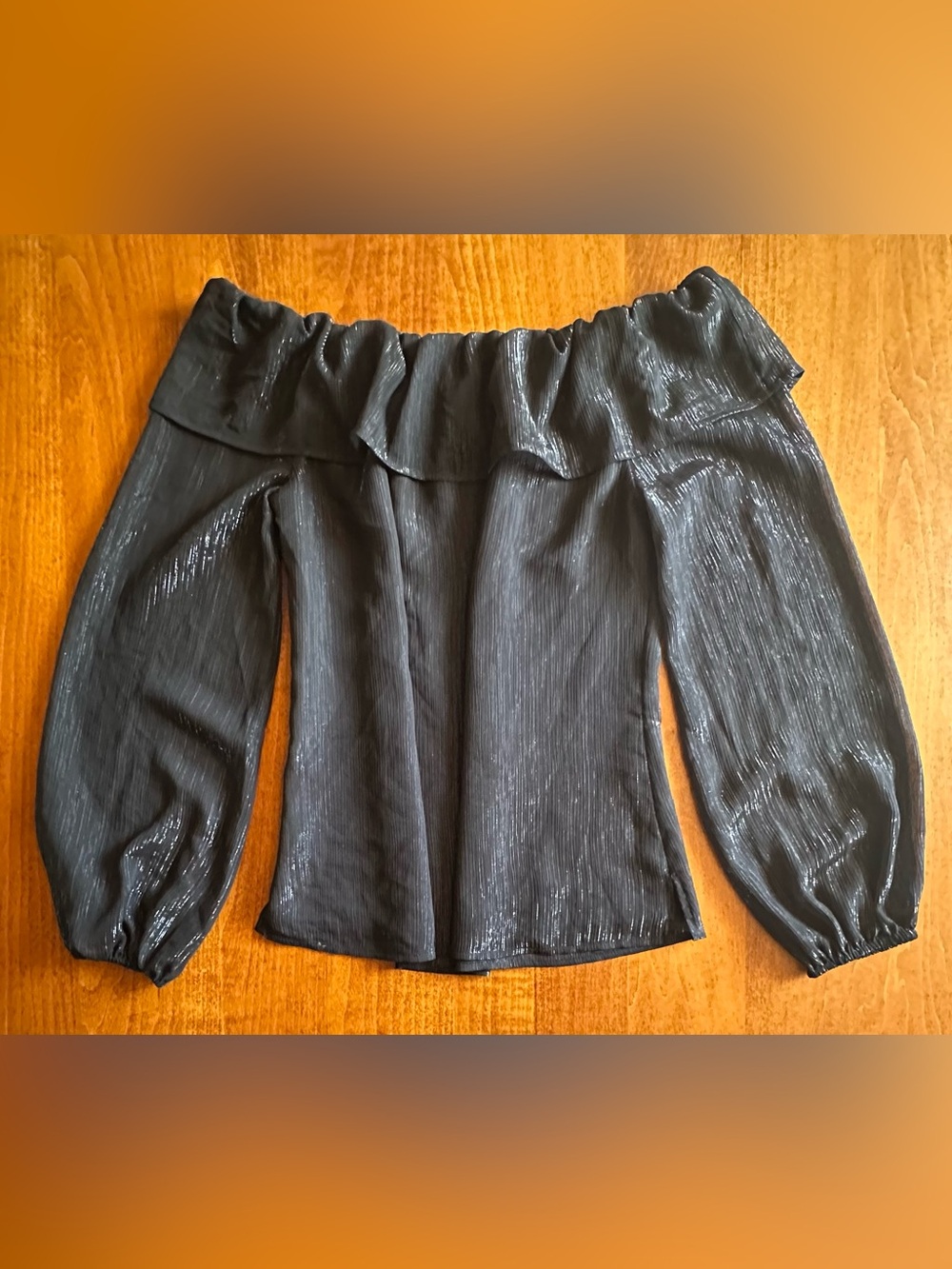 White House Black Market•off-shoulder blouse•xs•polyester•black•shimmer•lantern